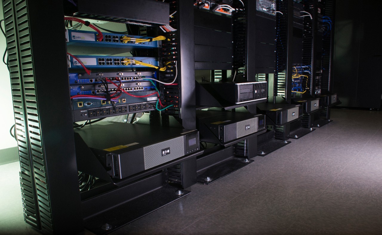 it room with racks and servers small